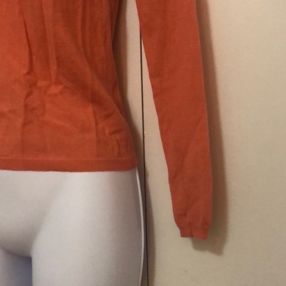 Theory Peach V-Neck Wool Sweater - Picture 5 of 7